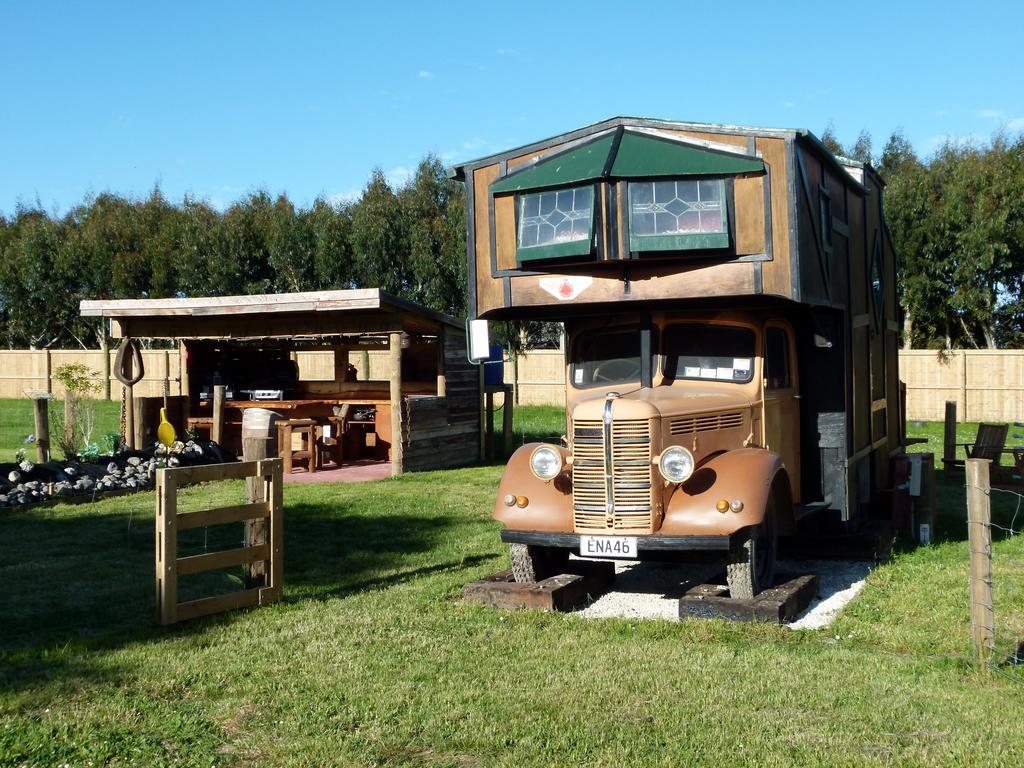 Wacky Stays - Unique Farm-Stay Glamping Rentals, Free Animal Feeding Tours Kaikoura Szoba fotó