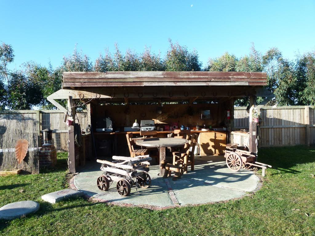 Wacky Stays - Unique Farm-Stay Glamping Rentals, Free Animal Feeding Tours Kaikoura Kültér fotó