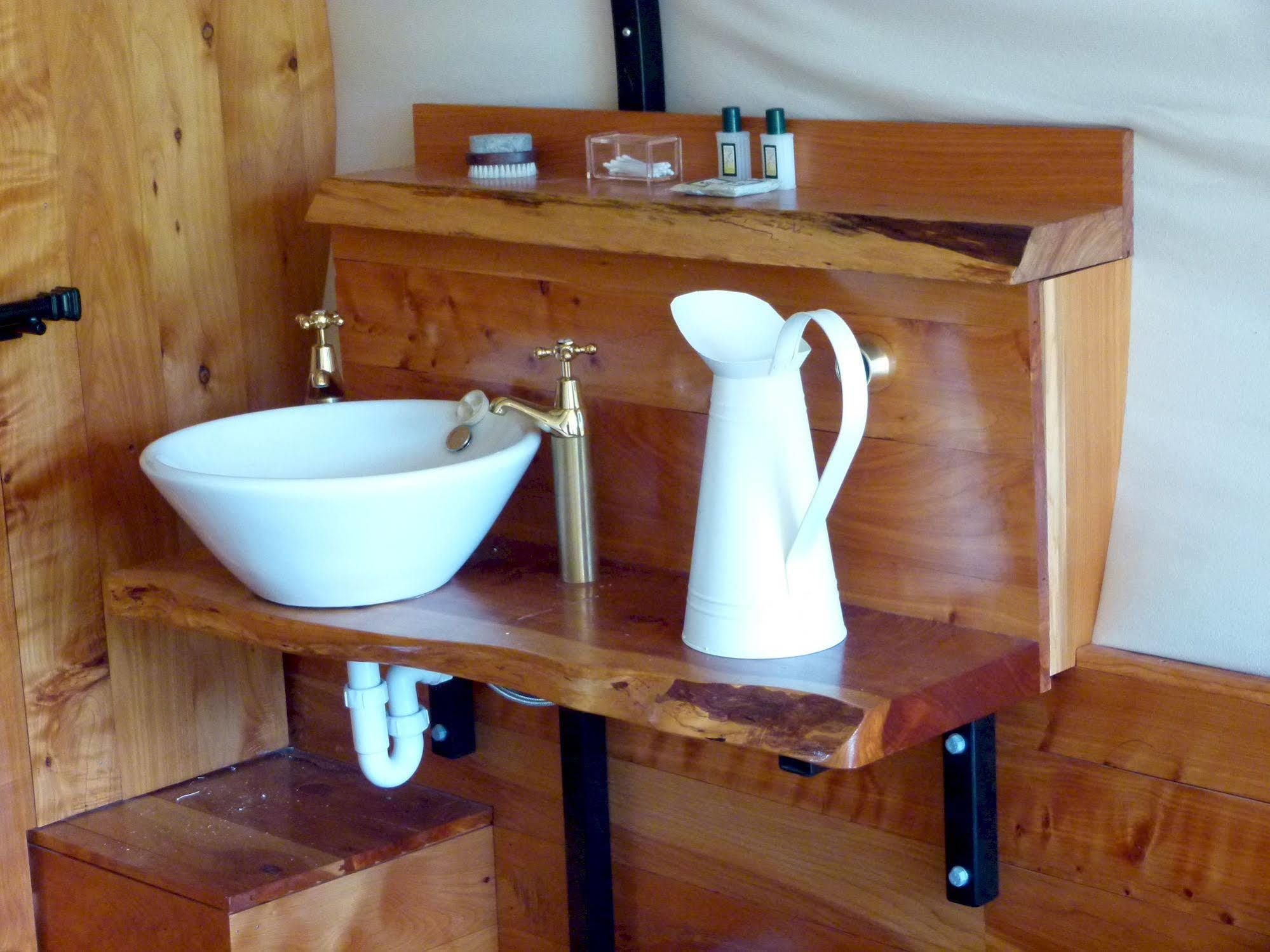 Wacky Stays - Unique Farm-Stay Glamping Rentals, Free Animal Feeding Tours Kaikoura Kültér fotó
