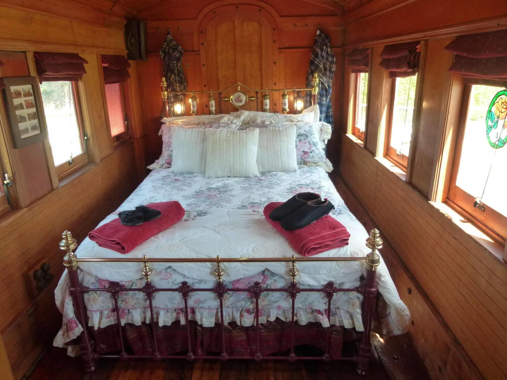 Wacky Stays - Unique Farm-Stay Glamping Rentals, Free Animal Feeding Tours Kaikoura Kültér fotó
